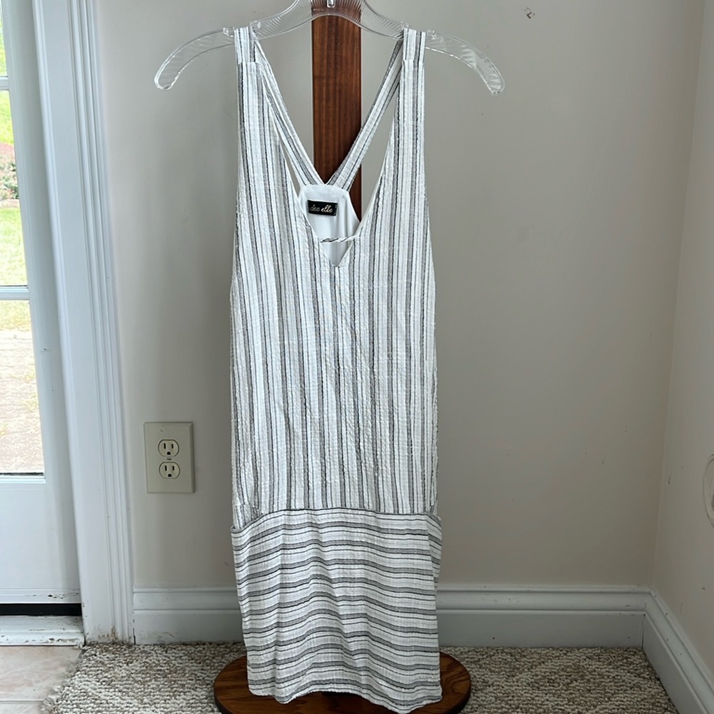Dee Elle gray & white striped summer sleeveless mini dress with pockets size S